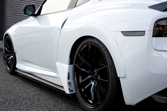 新型Zのリアサイドガーニッシュ