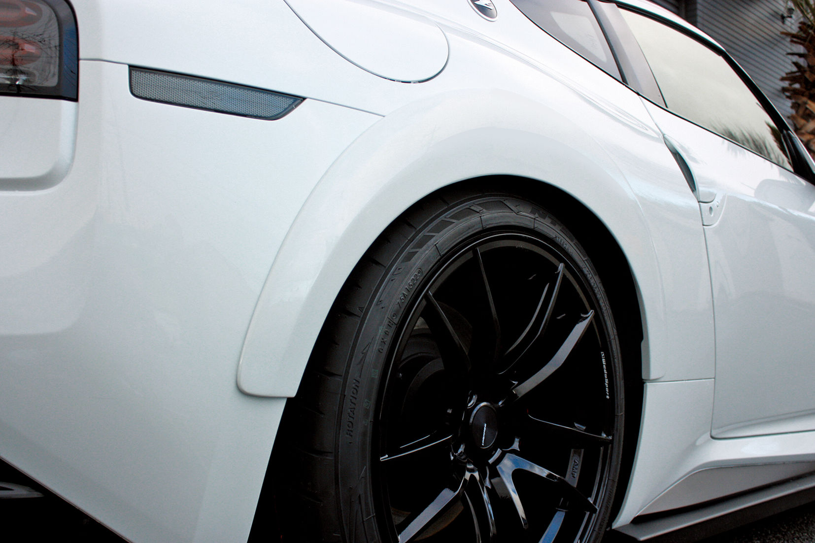 新型Zのローフォルムフロント